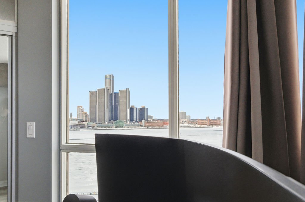 75_Riverside_1206_13