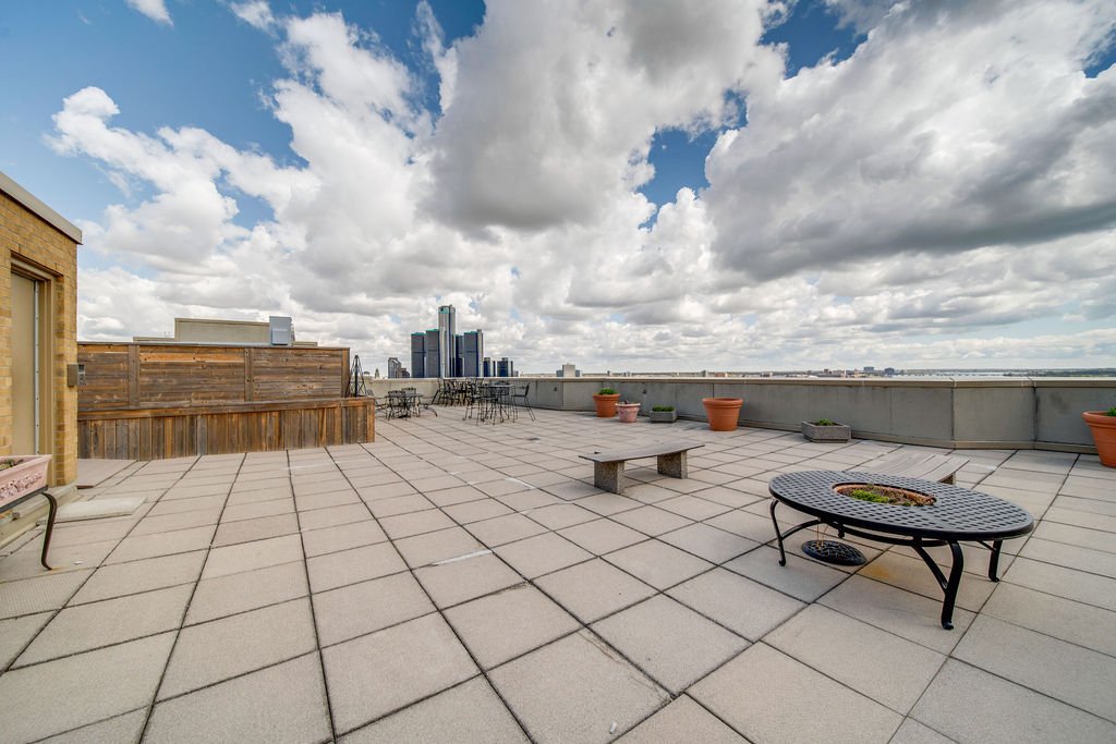 75_Riverside_1206_25