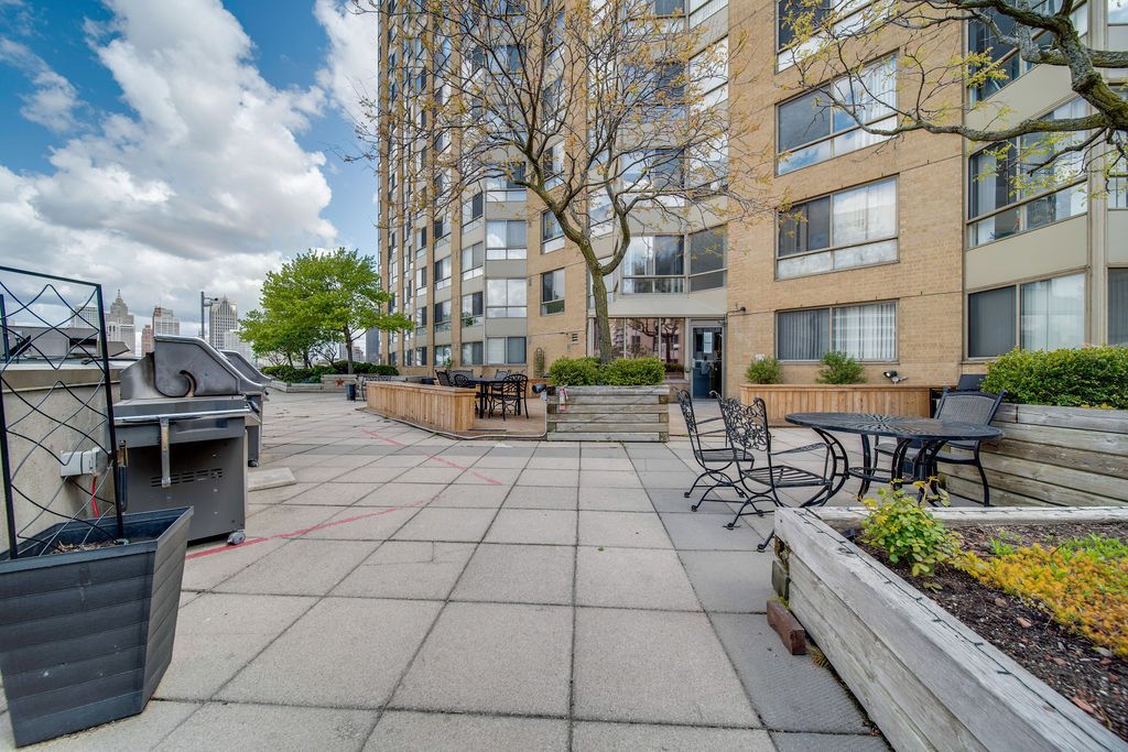 75_Riverside_1206_29