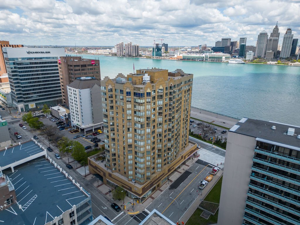 75_Riverside_1206_33