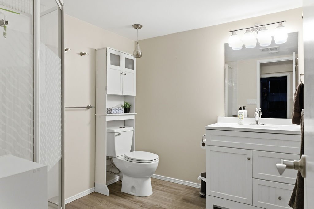 13132WalkerSideRd.-35