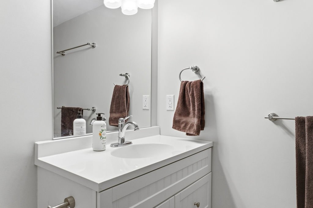 13132WalkerSideRd.-37