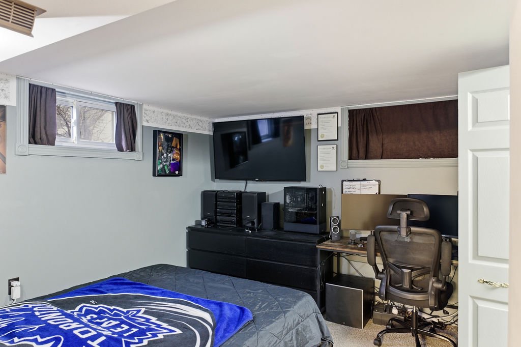 13132WalkerSideRd.-40