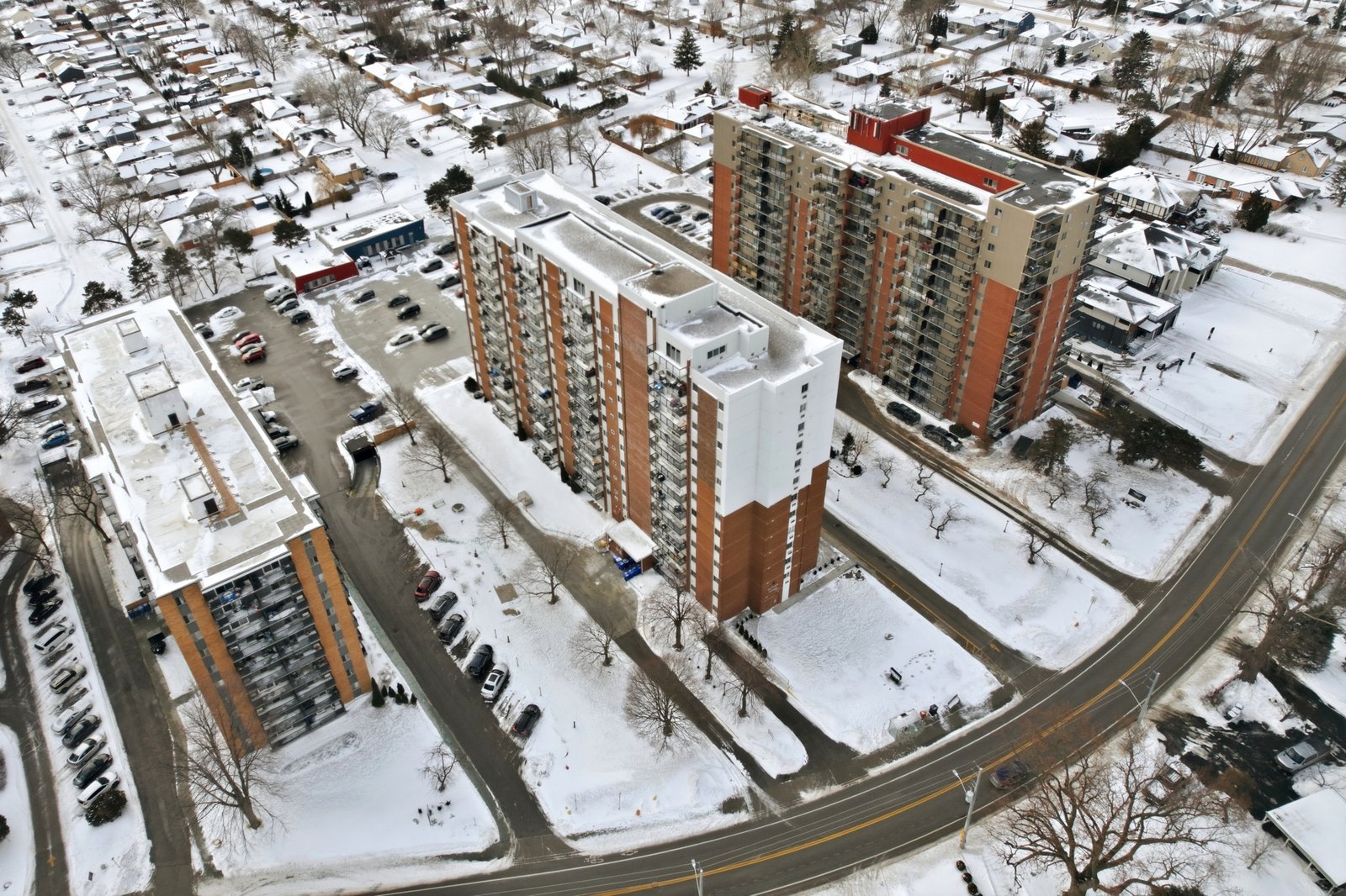 8591_Riverside_1008_001