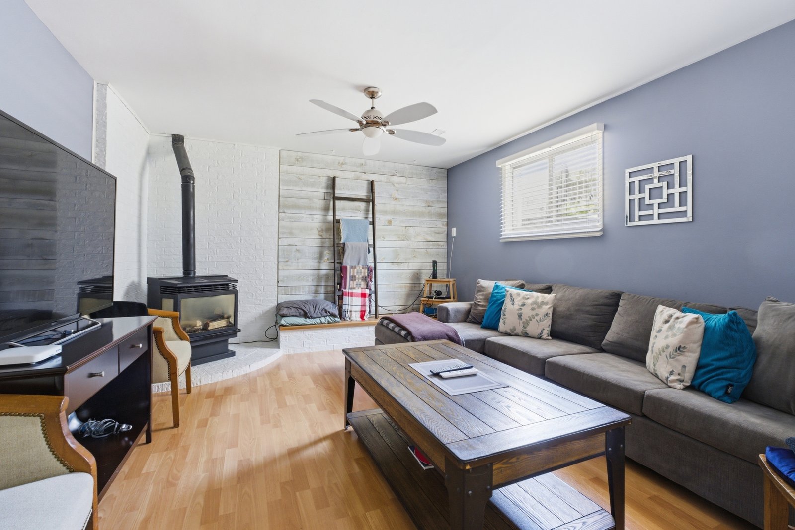 512Elinor-18