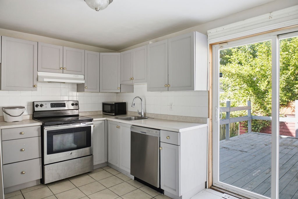 977Gladstone-12