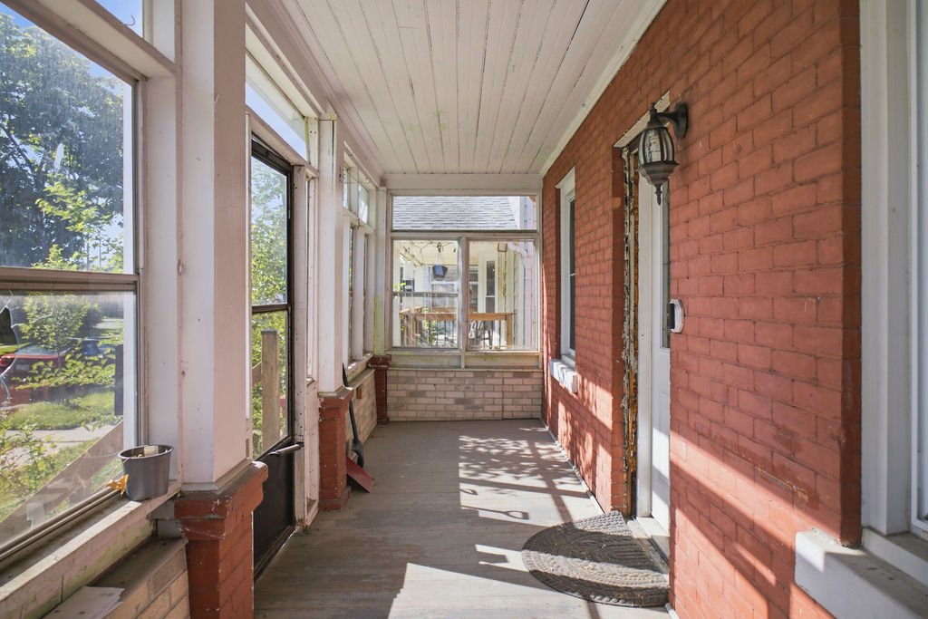 977Gladstone-3