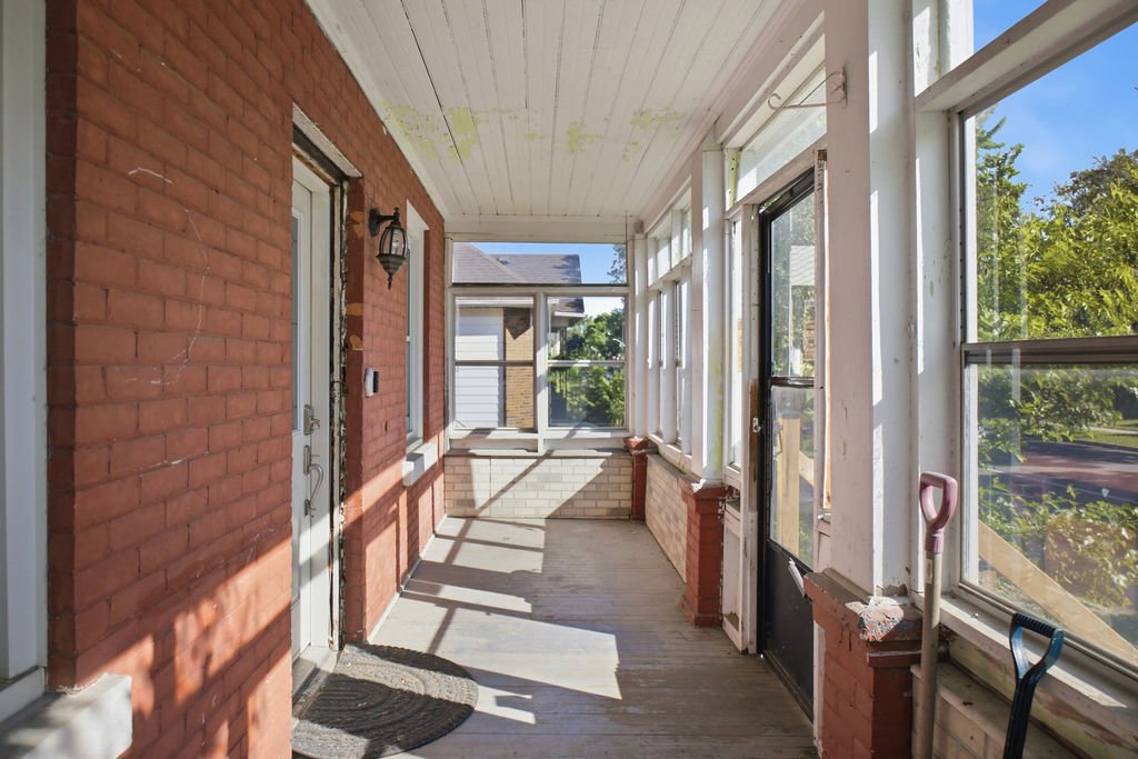 977Gladstone-4