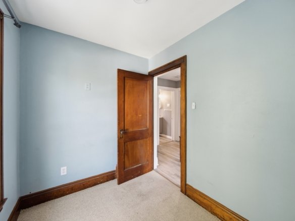 1046 Lincoln Rd.
